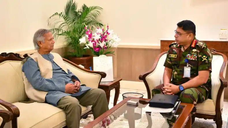 यूनुस ने सोचा ”चलो आर्मी चलो वकार उज जमां को बदल दिया जाए”, कहीं फिर ना मचे बांग्लादेश में हाहाकार, सर्वे में थर्राए लोग
