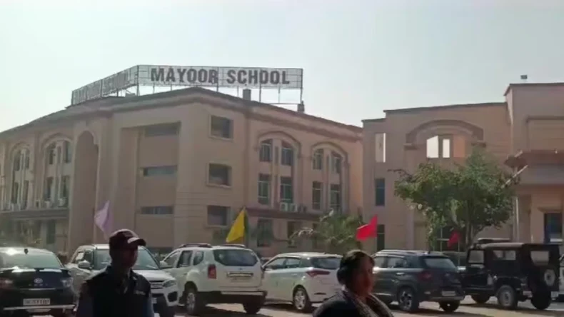 नोएडा के कई स्कूलों को फिर मिली बम की धमकी, बम स्कवॉड की टीम कर रही छानबाीन