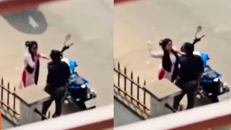 टेढ़ा है पर मेरा है! पहले बॉयफ्रेंड ने सड़क पर गिरा गिरा कर मारा, फिर लड़की ने जो किया, VIDEO देखकर माथा पकड़ लेंगे
