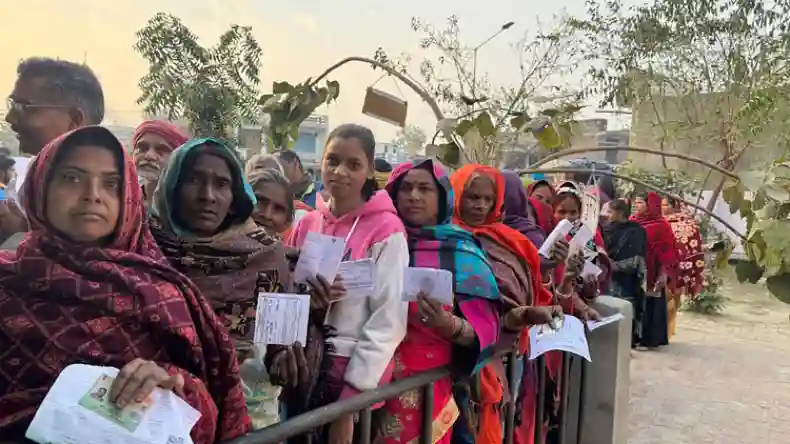 मिल्कीपुर में 1 बजे तक हुई 44.59 फीसदी वोटिंग, बीजेपी पर लगा फर्जी मतदान कराने का आरोप