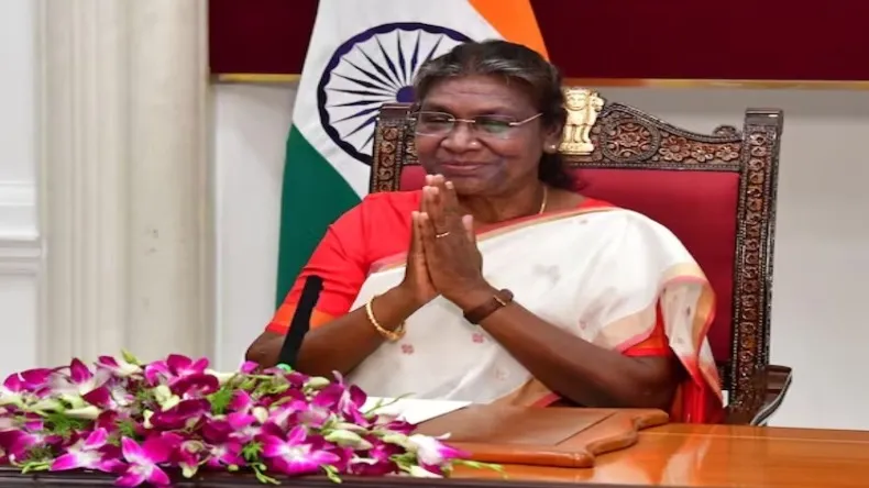 आज महाकुंभ में त्रिवेणी संगम में डुबकी लगाएंगी राष्ट्रपति द्रौपदी मुर्मू, दिल्ली की हवा हुई खराब, क्या बढ़ेगी गर्मी?