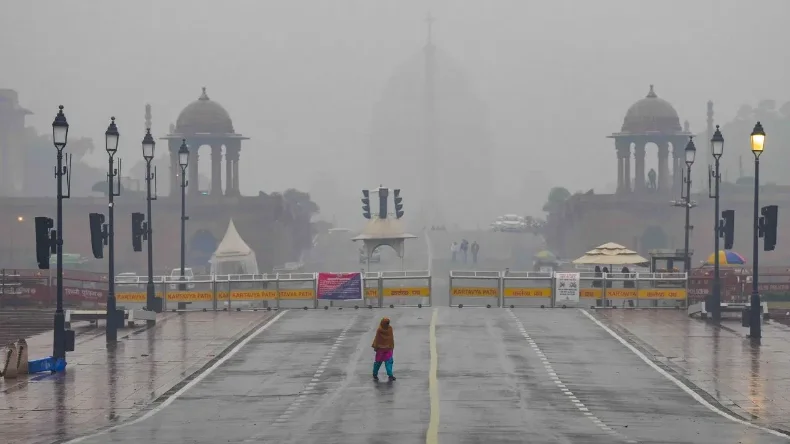 आज का मौसम: सर्दियों की वापसी, दिल्ली-UP में IMD ने बारिश और तेज हवाओं का जारी किया अलर्ट