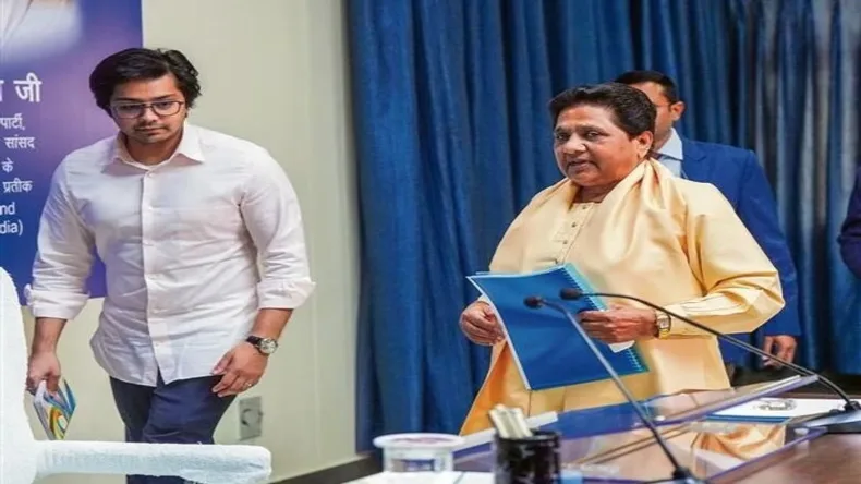 पहले पद छीना, अब पार्टी से निकाला… भतीजे आकाश से इतना क्यों गुस्सा हैं मायवाती, जानें अंदर की बात
