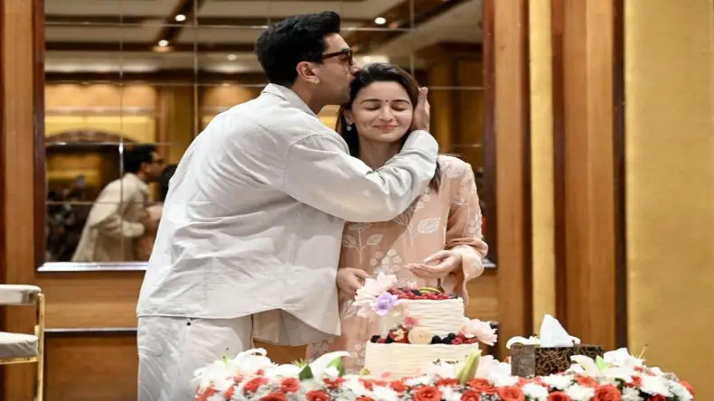 बॉलीवुड की पटाखा गुड्डी आज मना रही अपना 32वां जन्मदिन, एक फिल्म के लिए लेती हैं इतनी रकम