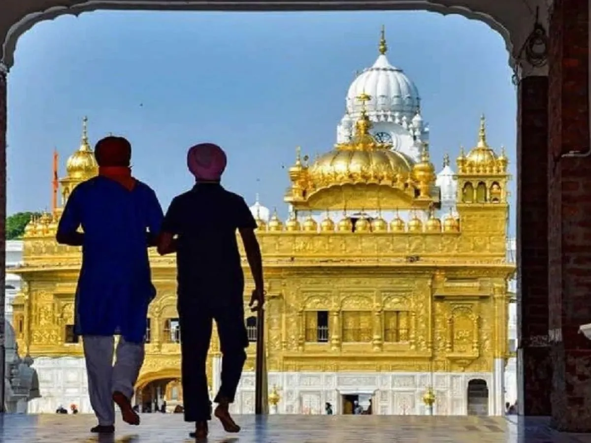 स्वर्ण मंदिर परिसर में अचानक हिंसक हुआ युवक, लोहे की रॉड से कर दिया हमला, 5 घायल, 1 ICU में