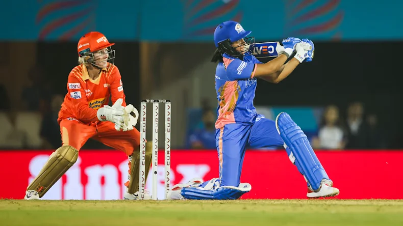 WPL 2025 Final: ब्रेबोर्न की पिच पर रनों की बारिश या गेंदबाजों का कहर? जानिए कौन मारेगा बाजी!