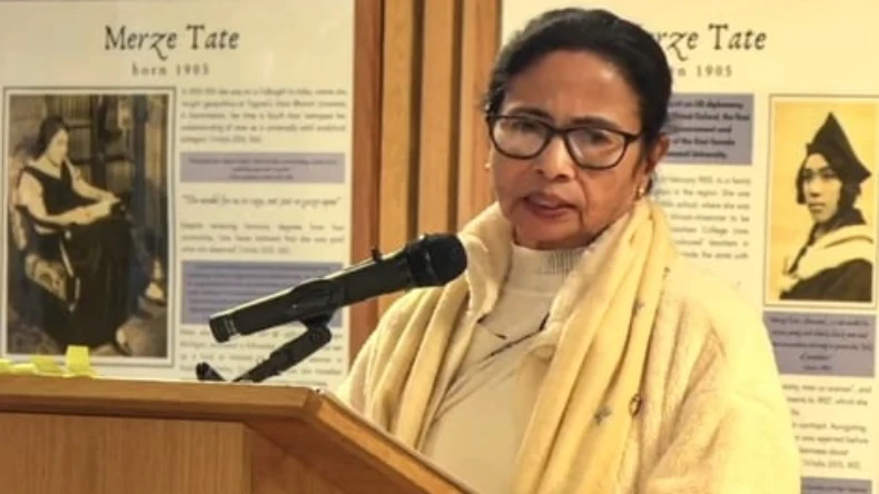 क्यों आईं हो वापस जाओ…Oxford University में भाषण दे रहीं ममता बनर्जी को सुनकर लोगों ने काटा बवाल, भड़क गईं बंगाल CM