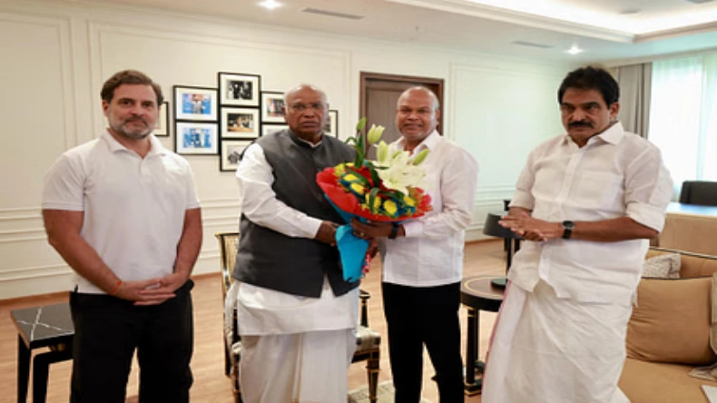 दिल्ली पहुंचकर राहुल-खड़गे से मिले बिहार कांग्रेस के नवनियुक्त अध्यक्ष राजेश कुमार, हुई ये चर्चा