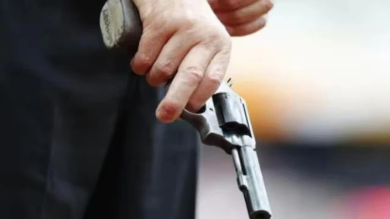 पुलिस कांस्टेबल के सिर पर रखी बंदूक, फिर बाइक लूटकर फरार हुए बदमाश, हिम्मत देख उड़ जाएंगे होश!