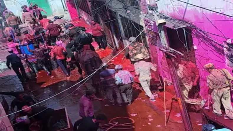 संभल में निकला होली का जुलूस, 46 साल बाद हिंदुओं ने खुलकर उड़ाए रंग गुलाल, बोले जुग जुग जियो CO अनुज चौधरी