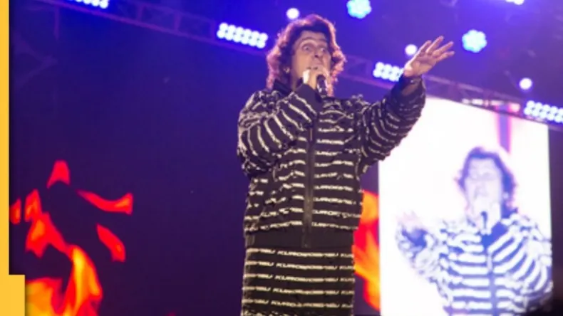 Live कॉन्सर्ट के दौरान Sonu Nigam को नहीं पड़े पत्थर, सोशल मीडिया पर पोस्ट कर बताया सच