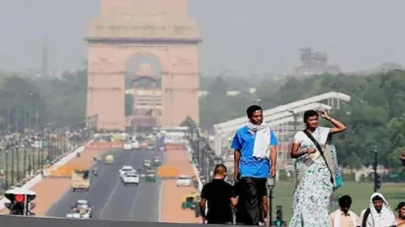 Weather Update: दिल्ली NCR में बढ़ी गर्मी, बिहार में बारिश के असार, पहाड़ी राज्यों में नहीं थम रही बर्फबारी