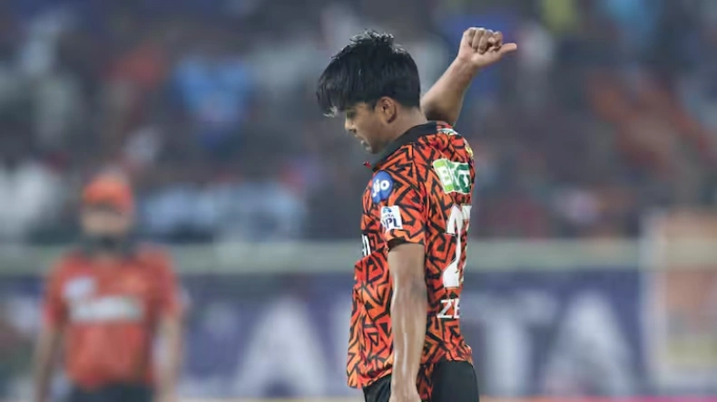 DC vs SRH: डेब्यू मैच में जीशान अंसारी का तूफान, बड़े-बड़े बल्लेबाज हुए ढेर!