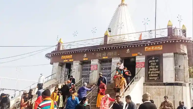 600 फीट की ऊंचाई पर स्थित इस माता रानी के मंदिर में होता है ऐसा चमत्कार, लोग देखकर रह जाते है अचंभित