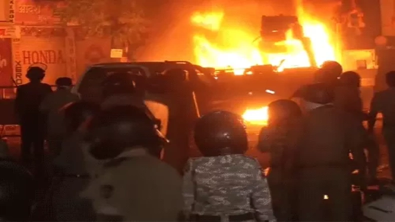 औरंगजेब कब्र विवाद को लेकर नागपुर में महाबवाल, कट्टरपंथियों की हिंसा में DCP समेत कई घायल