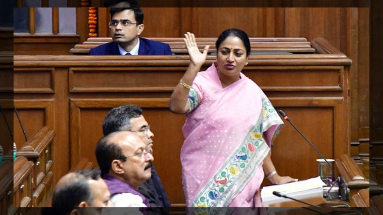 दिल्ली विधानसभा में ‘ठुल्ला’ टिप्पणी पर हंगामा, सीएम रेखा गुप्ता के बयान से मचा विवाद