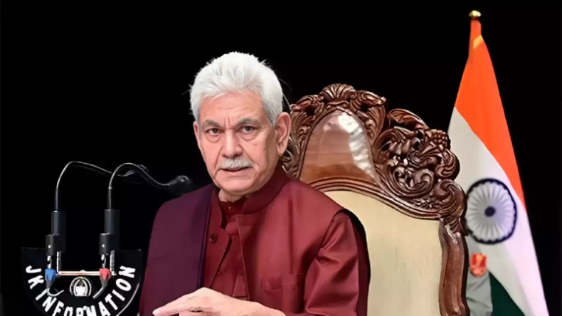 आतंकियों से संबंध पड़ा भारी, LG मनोज सिन्हा ने J&K के दो कर्मचारियों को किया बर्खास्त