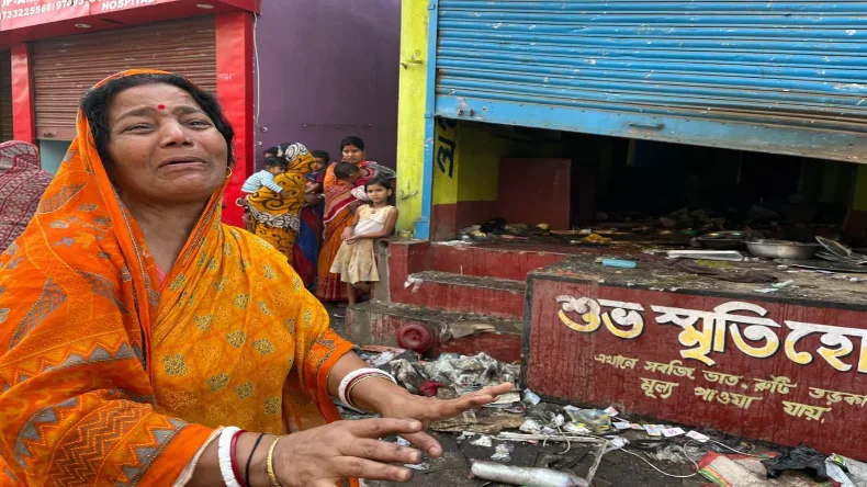 मुसलमानों ने जला डाला मुर्शिदाबाद, लूट लिया सारा सामान, हिंदू महिला की आई ऐसी तस्वीर देखकर विचलित हुआ पूरा बंगाल