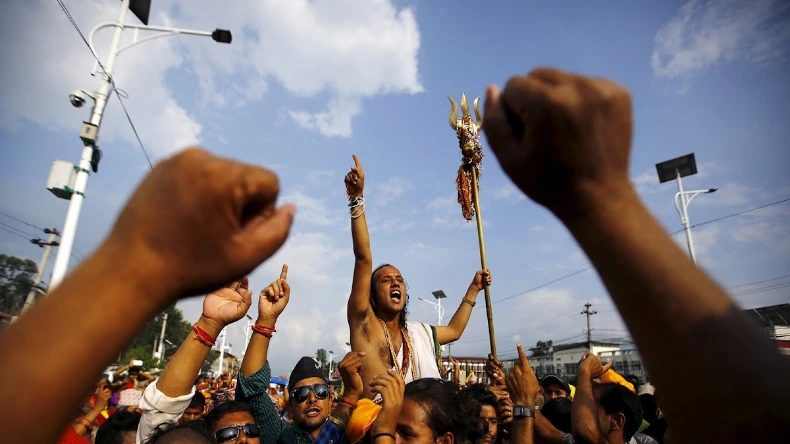 हिंदू राष्ट्र के लिए मरूंगा या मार दूंगा…आर-पार के मूड में नेपाली, बोले सेक्युलर नहीं बनना हमें, सनातनी बनकर ही असली ख़ुशी