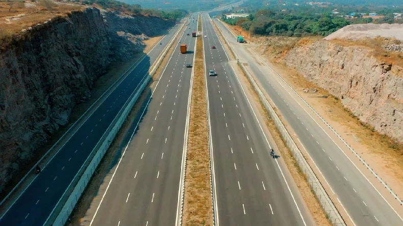New Toll Policy: जल्द आएगी नई टोल नीति, अब नहीं देने पड़ेंगे बार-बार Toll Tax, आम आदमी को बड़ी राहत देने जा रही सरकार