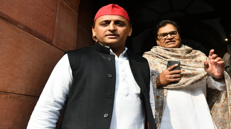 मुस्लिम अच्छे! हिंदू ही हिंदू को मार रहे, अखिलेश के चाचा बोले- वाराणसी में हिंदू लड़की से मुसलमानों ने नहीं हिंदुओं ने किया रेप