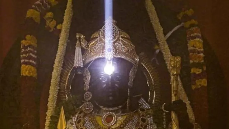 रामनवमी पर श्री रामलला का हुआ सूर्य तिलक, दिखा अद्भुत नजारा
