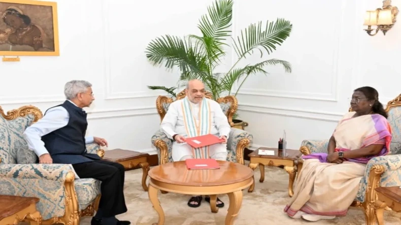 राष्ट्रपति के पास लाल फाइल लेकर पहुंचे शाह-जयशंकर, थर-थर कांपने लगा पाकिस्तान!