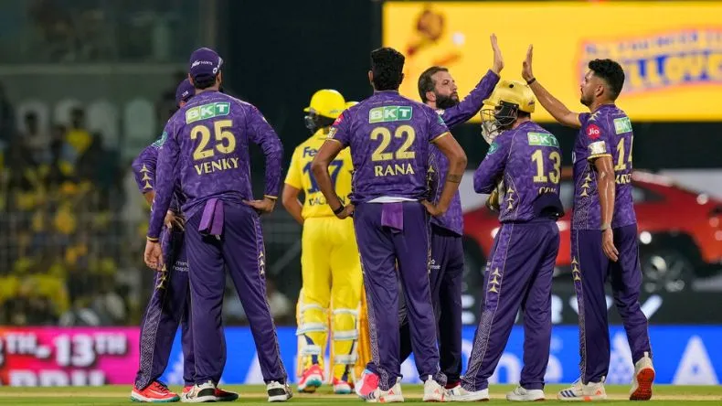 CSK vs KKR: चेन्नई सुपर किंग्स ने लड़ने से पहले डाले हथियार, कोलकाता नाइट राइडर्स को 104 रनों का टारगेट