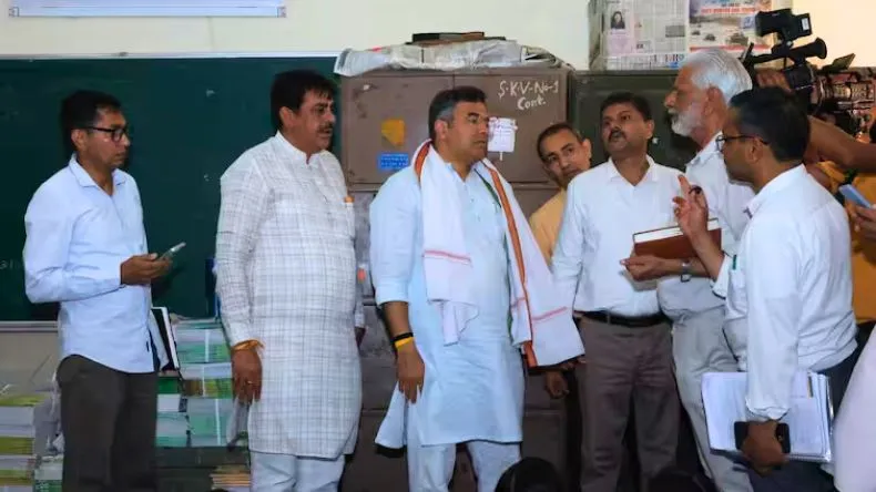 AAP ने करवाया जिन सरकारी स्कूलों का निर्माण, उनमें घोटाले की आशंका…होगी विजिलेंस जांच, मंत्री प्रवेश वर्मा ने दिए आदेश