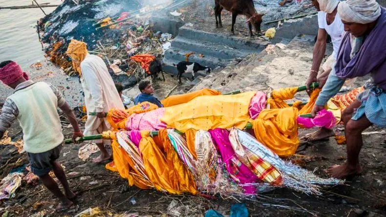 बनारस में इन 5 शवों का नहीं होता अंतिम संस्कार, लाश आई तो लौटा दी जाती हैं… जानें रहस्यमयी परंपरा
