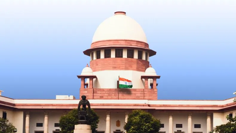 Waqf case: क्या किसी हिंदू धार्मिक ट्रस्ट में मुस्लिम को रखेंगे? सुप्रीम कोर्ट ने केंद्र सरकार से पूछा सवाल