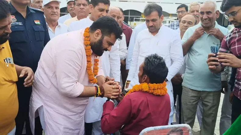 भगवान परशुराम जन्मोत्सव की तैयारी में जुटे सांसद कार्तिकेय शर्मा, बोले- सांस्कृतिक विरासत युवाओं तक पहुचाएं