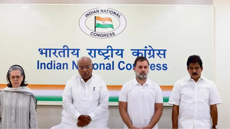 पहलगाम हमले पर दिल्ली में कांग्रेस की आपात बैठक, राहुल बोले आतंकवाद के खिलाफ देश एकजुट