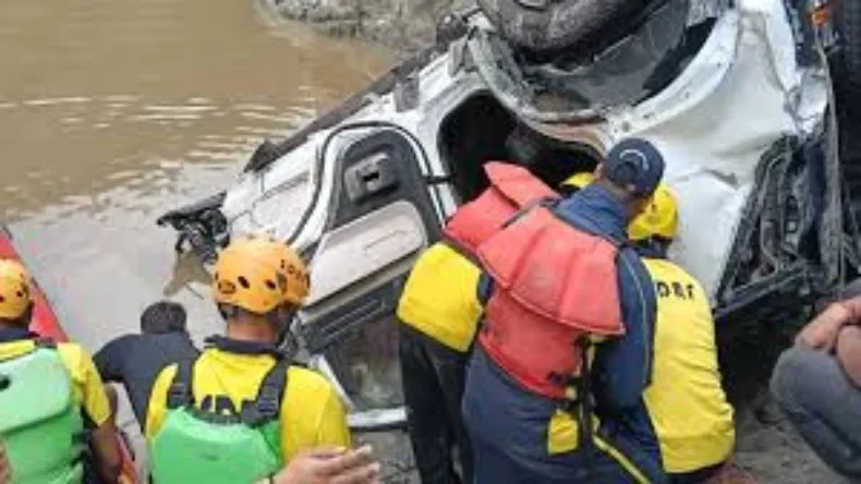 उत्तराखंड में बड़ा हादसा, शादी में जा रही थार खाई में गिरी, एक ही परिवार के 6 लोगों की दर्दनाक मौत