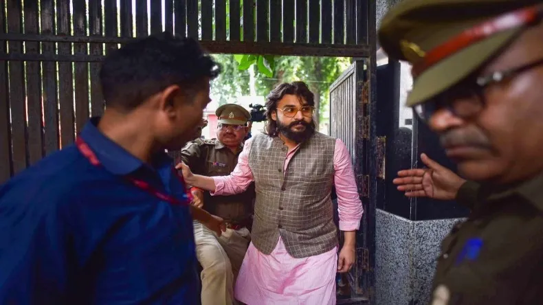 हेट स्पीच मामले में माफिया मुख्तार के बेटे अब्बास अंसारी को 2 साल की सजा, अब जाएगी विधायकी