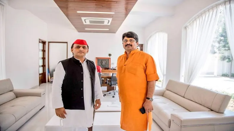 अखिलेश कुंडा वाले राजा भैया से भयंकर खफा, बोले बसपा का पोटा का सोटा हमें हटाना नहीं चाहिए था!