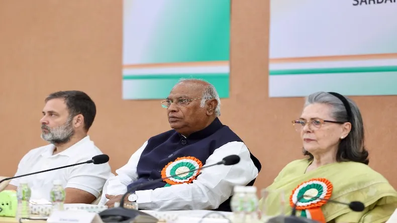 कांग्रेस कार्यसमिति की बैठक: पहलगाम में सुरक्षा की गंभीर चूक, खरगे बोले- सख्त एक्शन का देश को इंतजार