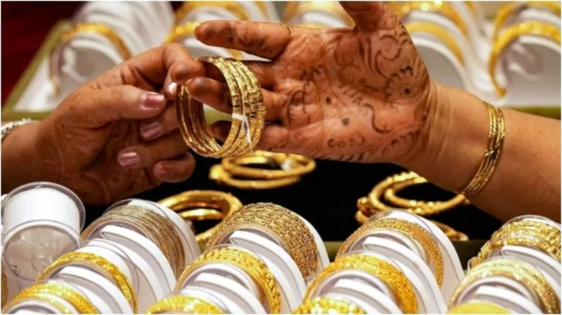 सोना हुआ सस्ता: रिकॉर्ड हाई से ₹6600 तक लुढ़का भाव, जानें 24 कैरेट सोने का नया रेट?