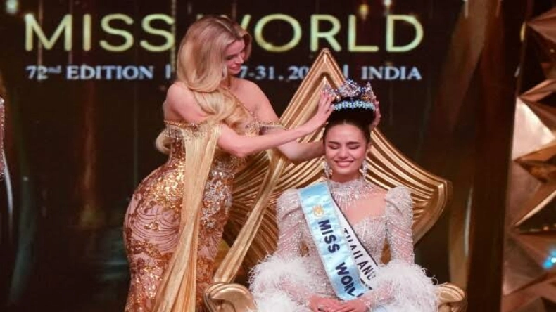 थाईलैंड की सुचाता चुआंगश्री बनीं मिस वर्ल्ड 2025, भारत की नंदिनी गुप्ता टॉप-20 तक पहुंचीं