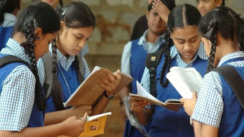 RBSE 10th Result 2025 LIVE Declared: राजस्थान बोर्ड 10वीं रिजल्ट घोषित, 94.08% लड़कियां और 93.16% लड़के पास, यहां देखें रिजल्ट