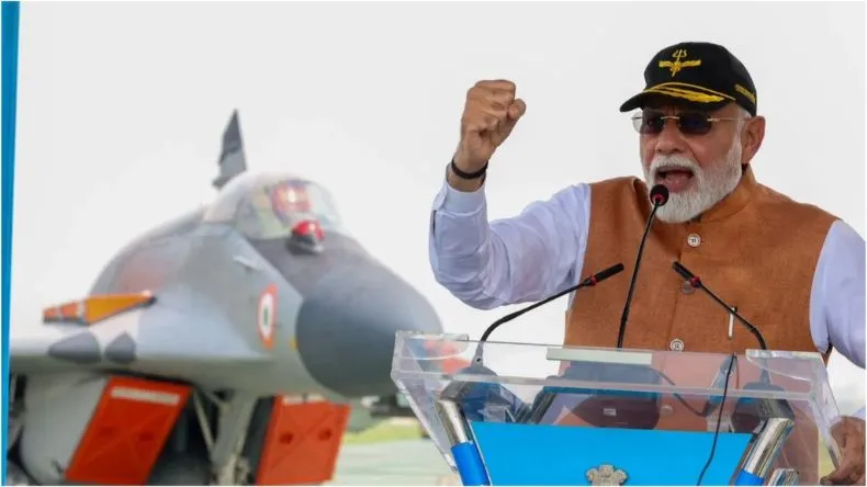 हमारी फौज न्यूक्लियर धमकी की हवा निकाल देती है… आदमपुर एयरबेस से पीएम मोदी का करारा जवाब!