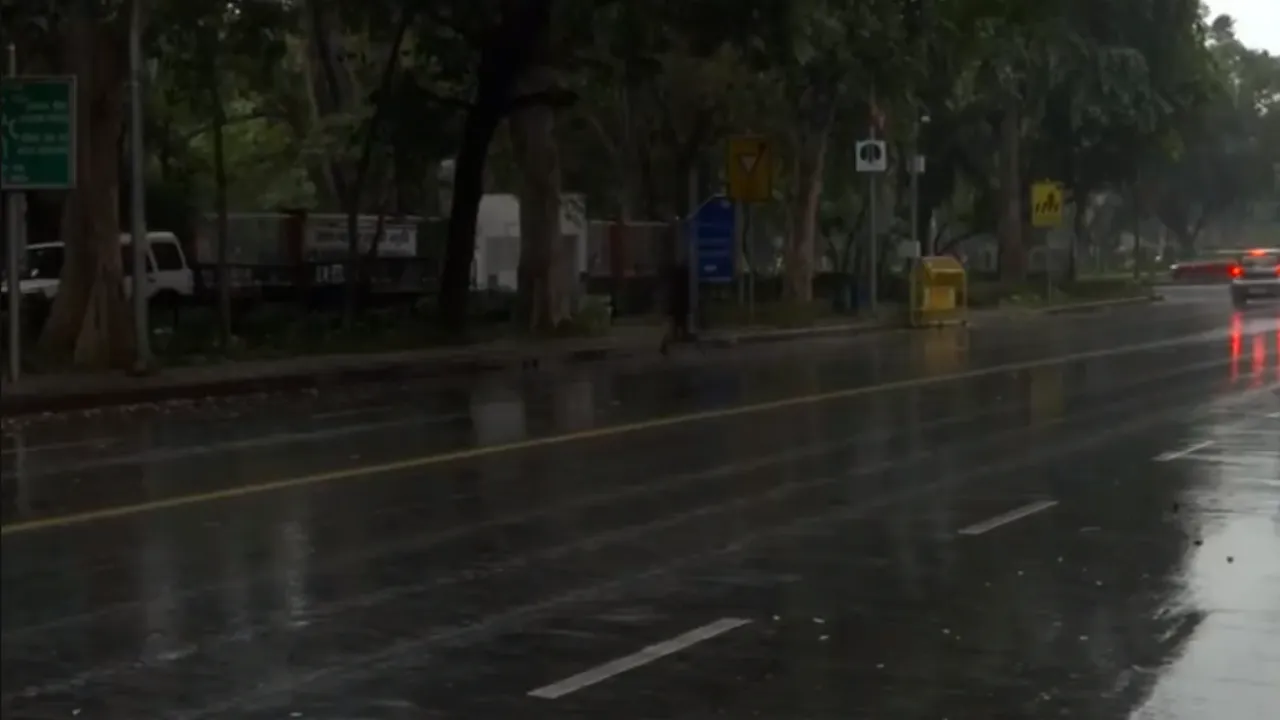Aaj Ka Mausam: चिलचिलाती गर्मी से मिलेगी राहत या आसमान से बरसती आग से जलेगा जिस्म, यहां जानें कैसा रहेगा आज का मौसम?