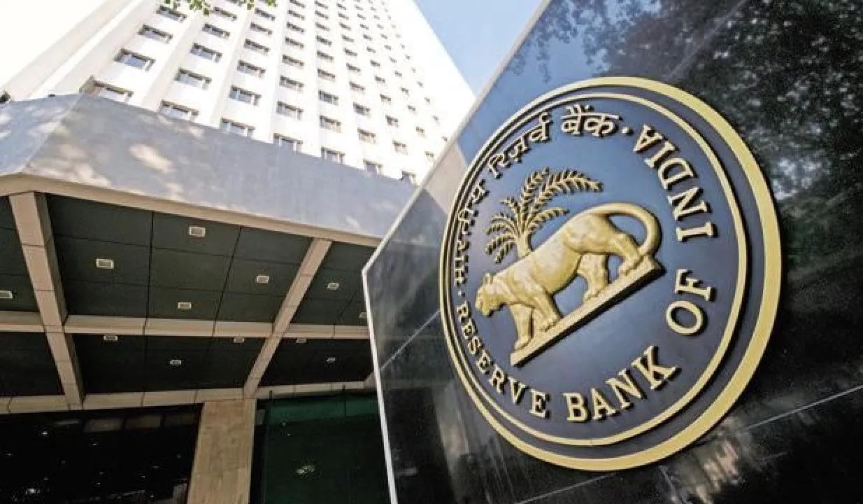 आरबीआई की मौद्रिक नीति घोषणा के बाद 5 प्रमुख बैंकों ने घटाई फिक्स्ड डिपॉजिट पर ब्याज दरें.