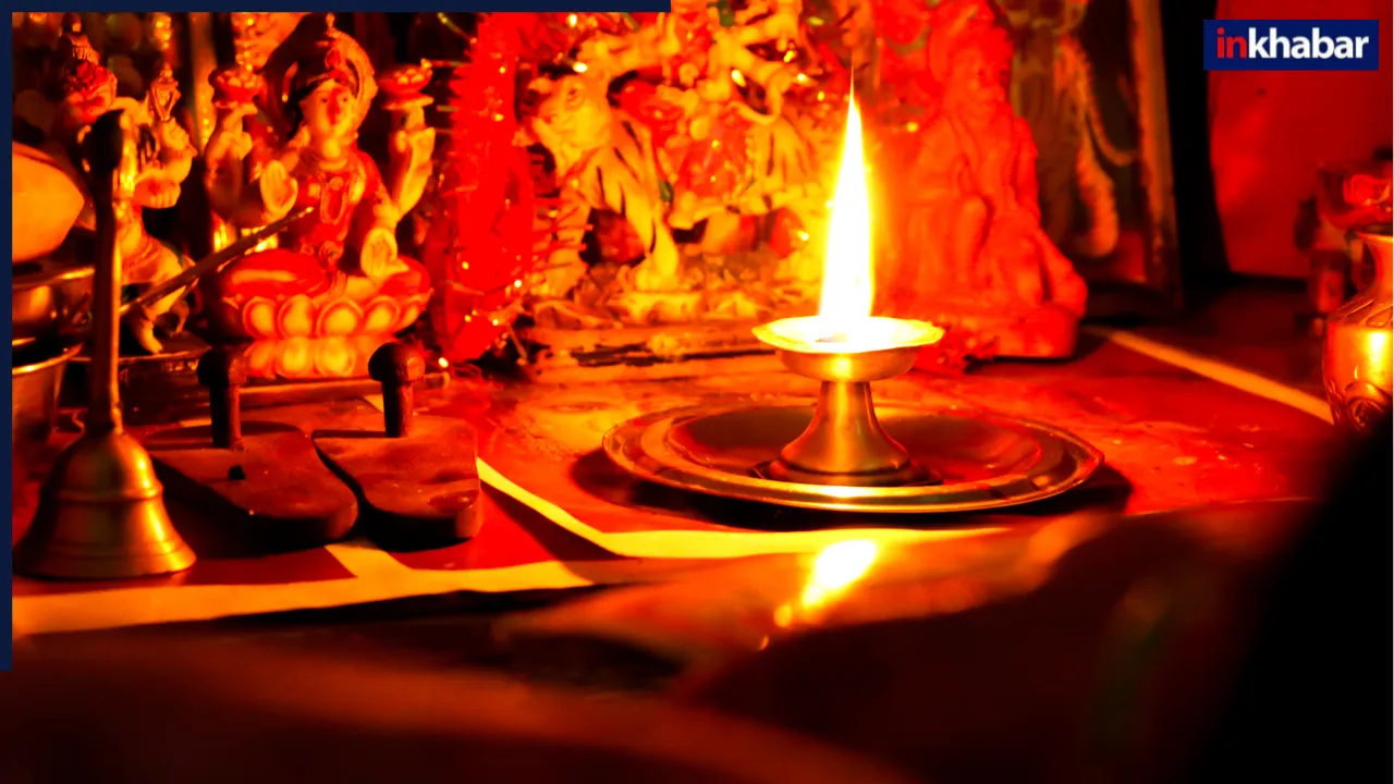 सावधान! घर के मंदिर में की गई ये एक गलती जीवन कर देगी तहस-नहस, उजड़ जाएंगी बनी-बनाई खुशियां, अभी दे दें ध्यान वरना भुगतना पड़ेगा भारी नुकसान