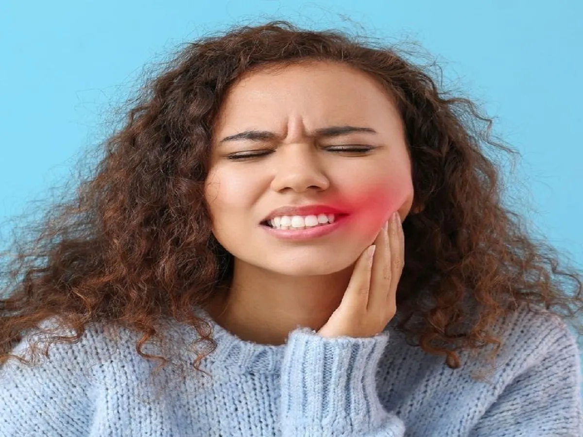 7 Home Remedies For Toothache: बिना दवा के पाएं दांत दर्द से राहत, जानें ये 7 चमत्कारी घरेलू उपाय