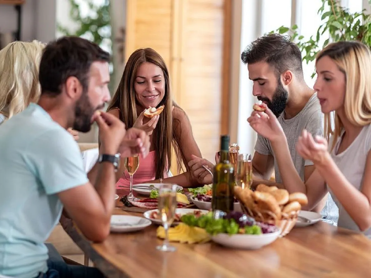Disadvantages of fast eating -जल्दी-जल्दी खाने की वजह से आपको भी हो सकते हैं यह नुकसान, रखें ख्याल