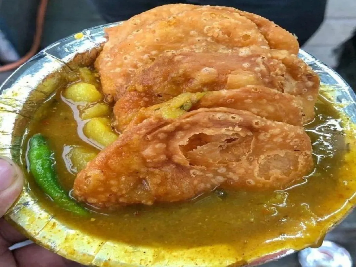 8 Iconic Kachoris Every Food Lover Should Try:  खानें के दिवानों को इन कचौरियों को जरूर से टेस्ट करना चाहिए